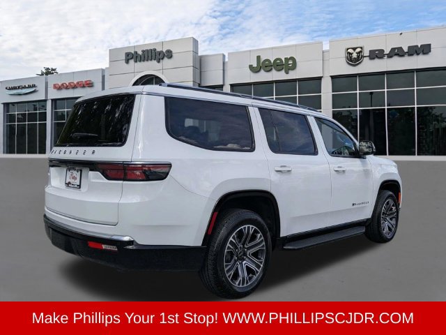 Used 2025 Jeep Wagoneer Series II AWD/4WD image 3