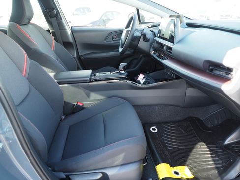 New 2026 Toyota Prius Plug-In Hybrid FWD image 21