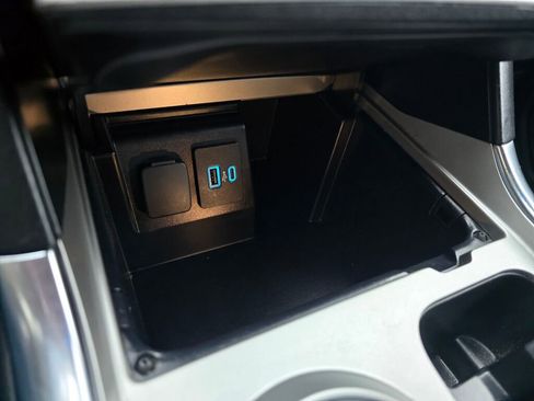 Used 2022 Ford Explorer Limited w/ Equipment Group 301A image 39