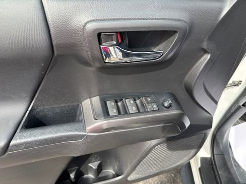 Used 2023 Toyota Tacoma TRD Off-Road image 11