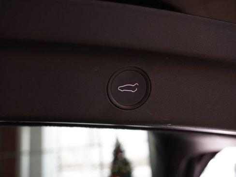 Used 2022 Tesla Model Y Performance image 18