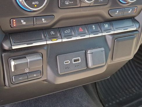 Used 2019 Chevrolet Silverado 1500 LT w/ All-Star Edition AWD/4WD image 9