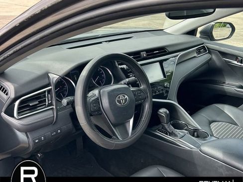Used 2018 Toyota Camry SE w/ Convenience Package image 12
