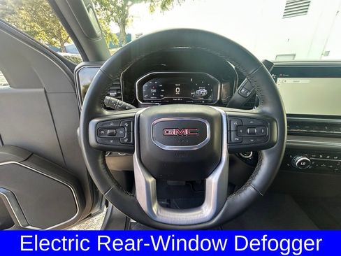 Used 2025 GMC Sierra 1500 SLT image 14