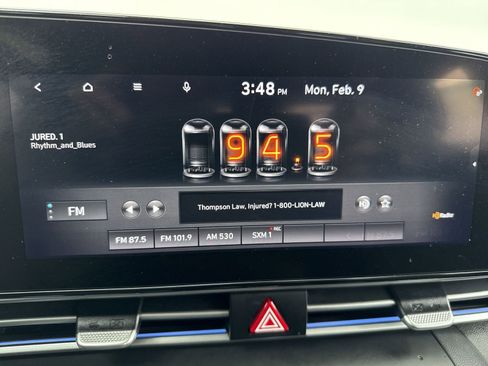 Used 2022 Hyundai Elantra Limited w/ Preferred Accessory Package image 19