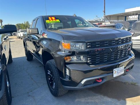 Used 2019 Chevrolet Silverado 1500 Custom Trail Boss w/ Custom Convenience Package AWD/4WD image 2