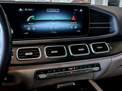 Used 2020 Mercedes-Benz GLE 350 4MATIC w/ Premium Package image 35