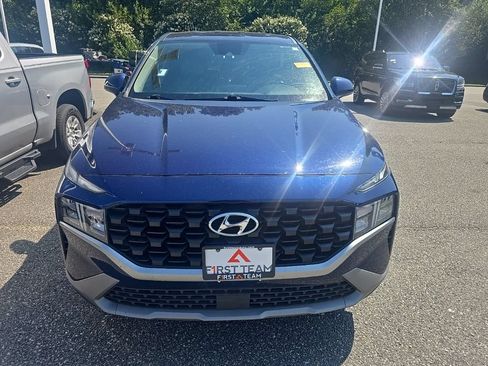 Used 2023 Hyundai Santa Fe SE FWD image 2