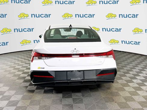 Used 2025 Hyundai Elantra Hybrid FWD image 6