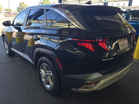 Used 2025 Hyundai Tucson SE image 5