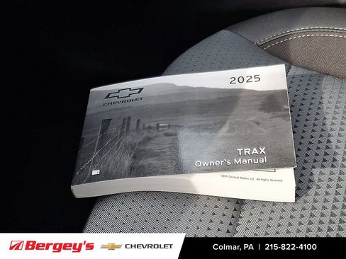 Certified 2025 Chevrolet Trax LT w/ LT Convenience Package image 27