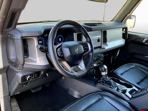 Used 2025 Ford Bronco Outer Banks AWD/4WD image 18