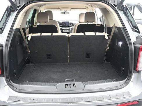 Used 2023 Ford Explorer Limited w/ Equipment Group 301A RWD image 15