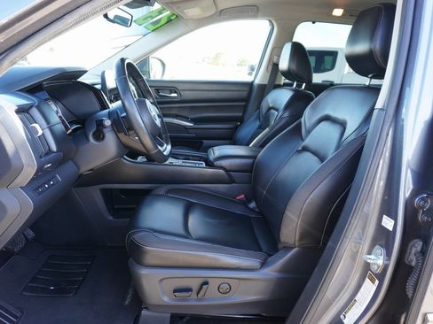 Used 2023 Nissan Pathfinder SL image 7