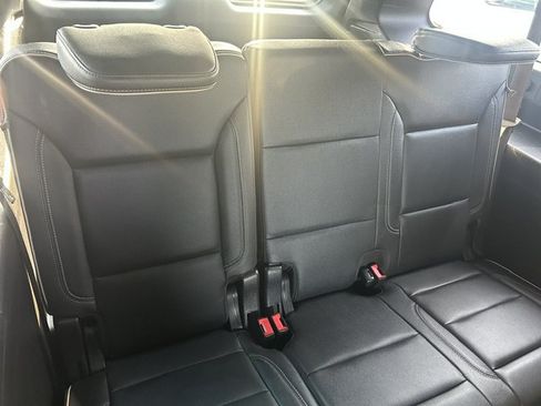 Used 2021 GMC Yukon XL SLT w/ Rear Media and Nav Package RWD image 8