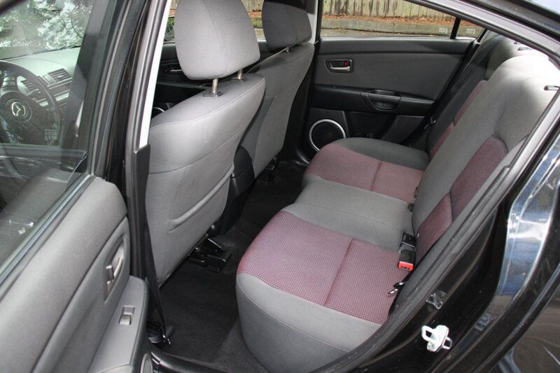 Used 2004 MAZDA MAZDA3 s w/ Moonroof & 6-CD Pkg FWD image 15