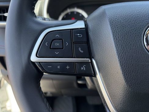 Used 2023 Toyota Highlander XSE AWD/4WD image 9