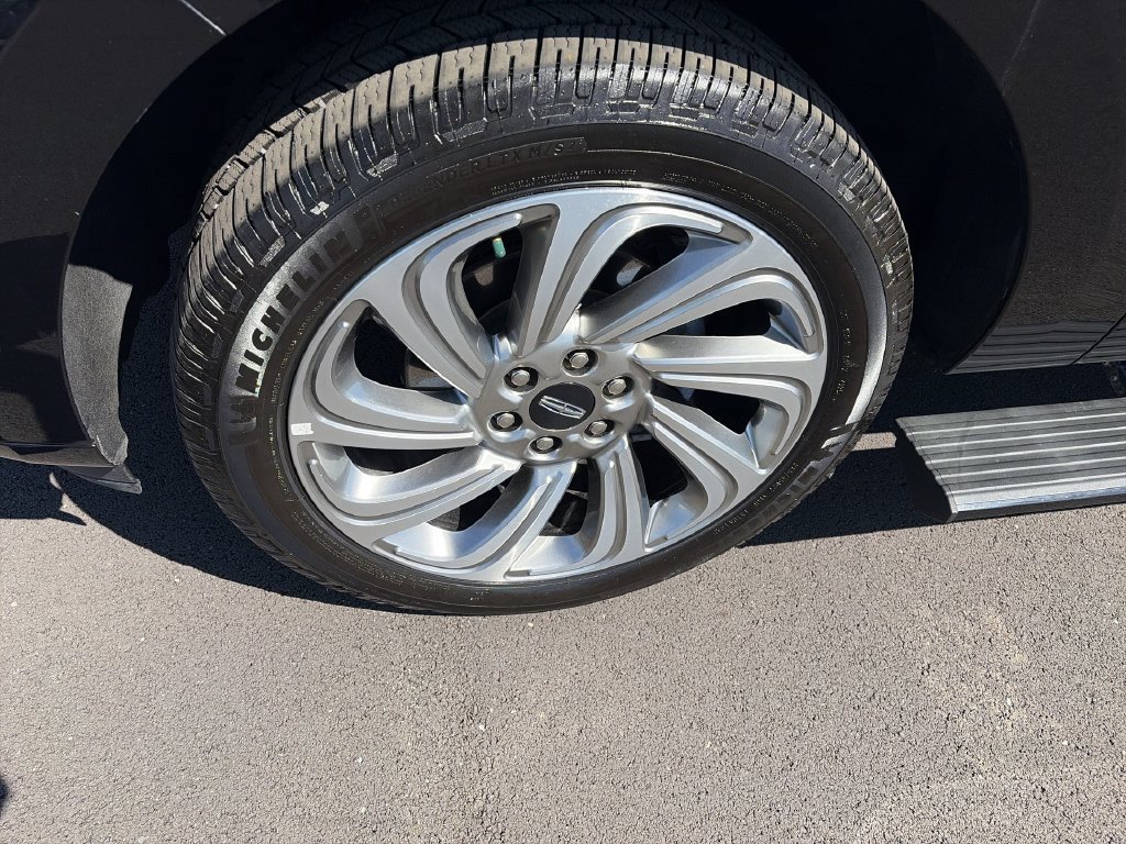 Used 2024 Lincoln Navigator Reserve AWD/4WD image 10