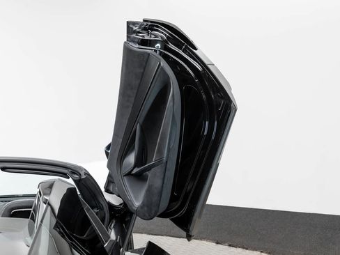 Used 2023 McLaren 720S Spider image 35
