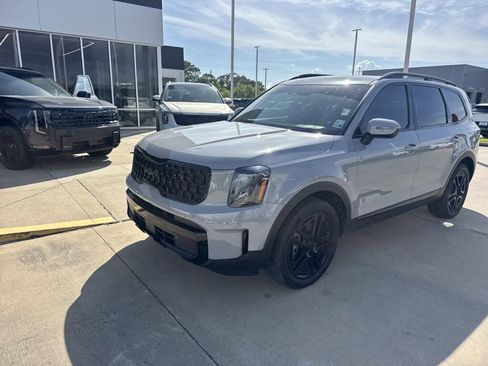 Used 2025 Kia Telluride EX X-Line AWD/4WD image 3