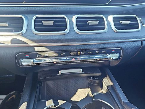 Used 2020 Mercedes-Benz GLS 450 4MATIC image 28