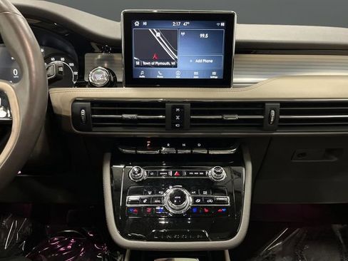 Used 2022 Lincoln Corsair AWD w/ Premium Package image 9