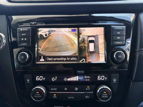 Used 2018 Nissan Rogue SL w/ Premium Package AWD/4WD image 33