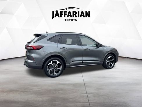 Used 2023 Ford Escape ST-Line Elite w/ Premium Technology Package image 4