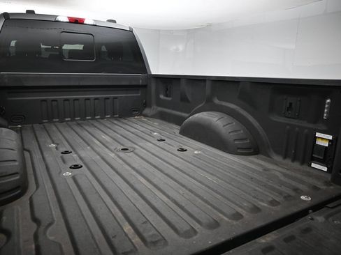 Certified 2023 Ford F450 Platinum w/ FX4 Off-Road Package AWD/4WD image 9