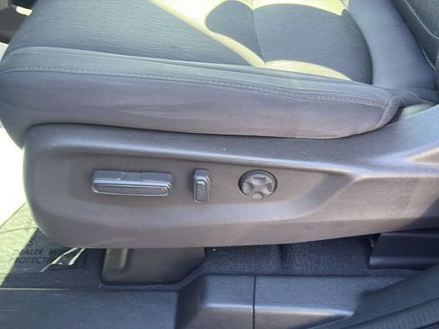 Used 2018 Honda Odyssey EX image 16