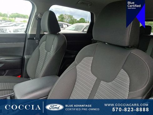 Used 2025 Kia Sorento LX FWD image 15
