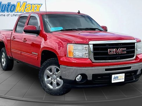 Used 2011 GMC Sierra 1500 SLT w/ SLT Convenience Package AWD/4WD image 3