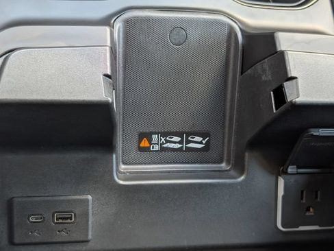 Used 2024 GMC Sierra 1500 AT4 w/ Technology Package AWD/4WD image 24