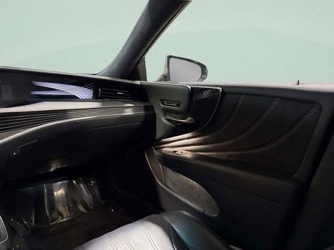 Used 2018 Lexus LS 500 AWD image 13