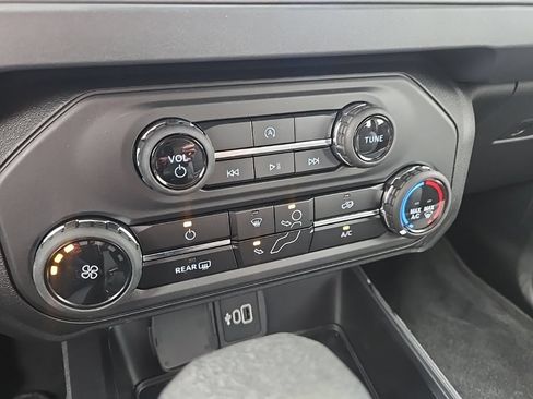 Used 2026 Ford Bronco 2-Door w/ Sasquatch Package AWD/4WD image 56