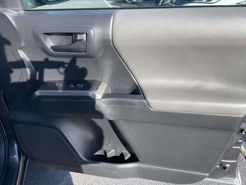 Used 2022 Toyota Tacoma SR5 image 45