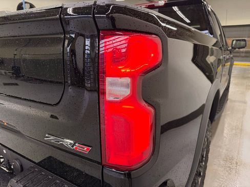 Used 2025 Chevrolet Silverado 1500 ZR2 w/ Technology Package image 5