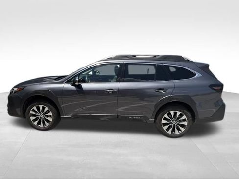 Used 2024 Subaru Outback Touring AWD/4WD image 2