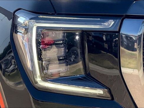 Used 2024 GMC Yukon XL Denali Ultimate AWD/4WD image 28
