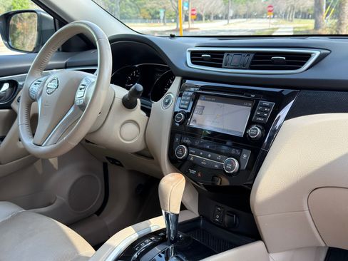 Used 2015 Nissan Rogue SL image 20