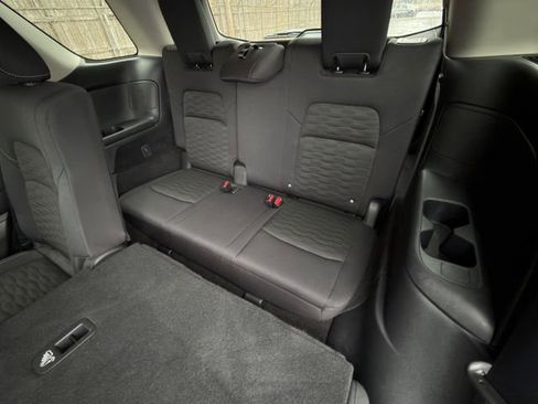 Used 2025 Nissan Pathfinder SV FWD image 26