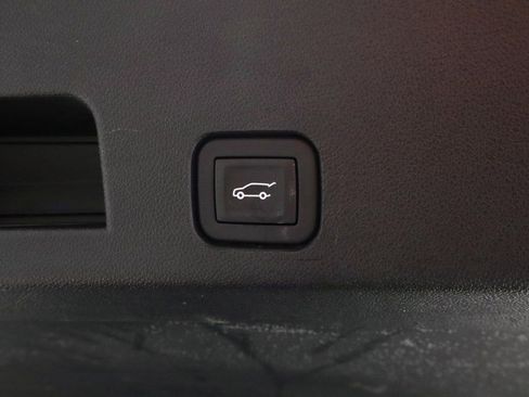 Used 2025 GMC Acadia Elevation image 21