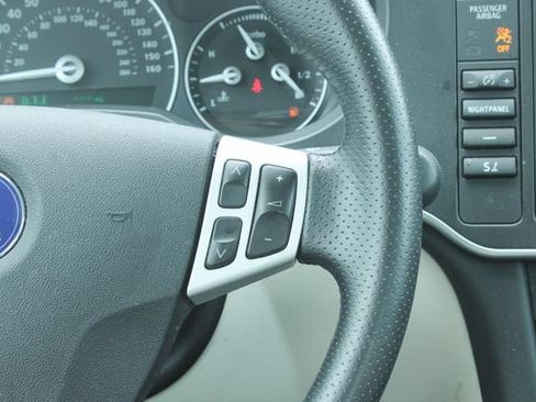 Used 2008 Saab 9-3 2.0T w/ Moonroof Package FWD image 22