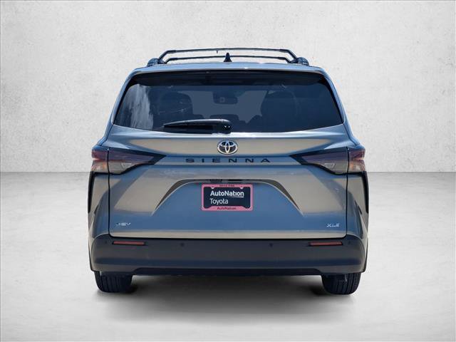 Used 2026 Toyota Sienna XLE FWD image 8