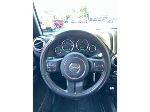 Used 2017 Jeep Wrangler Unlimited Sahara w/ Dual Top Group AWD/4WD image 14