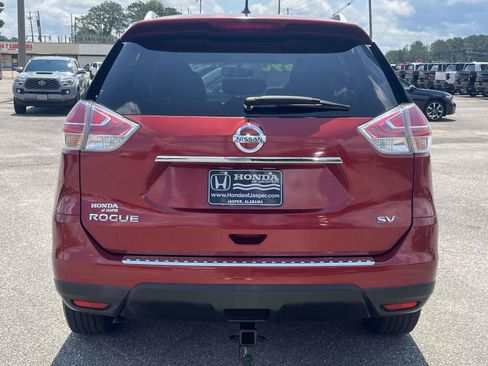 Used 2016 Nissan Rogue SV w/ SV Premium Package FWD image 4
