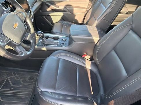 Used 2022 Chevrolet Traverse LT w/ LT Premium Package AWD/4WD image 11