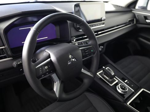 Used 2024 Mitsubishi Outlander SE FWD image 20