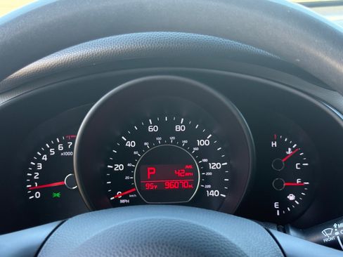 Used 2019 Kia Soul FWD image 16