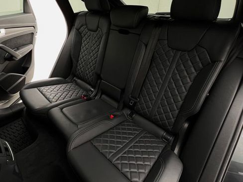 Used 2023 Audi SQ5 Premium Plus w/ Premium Plus Package AWD/4WD image 18